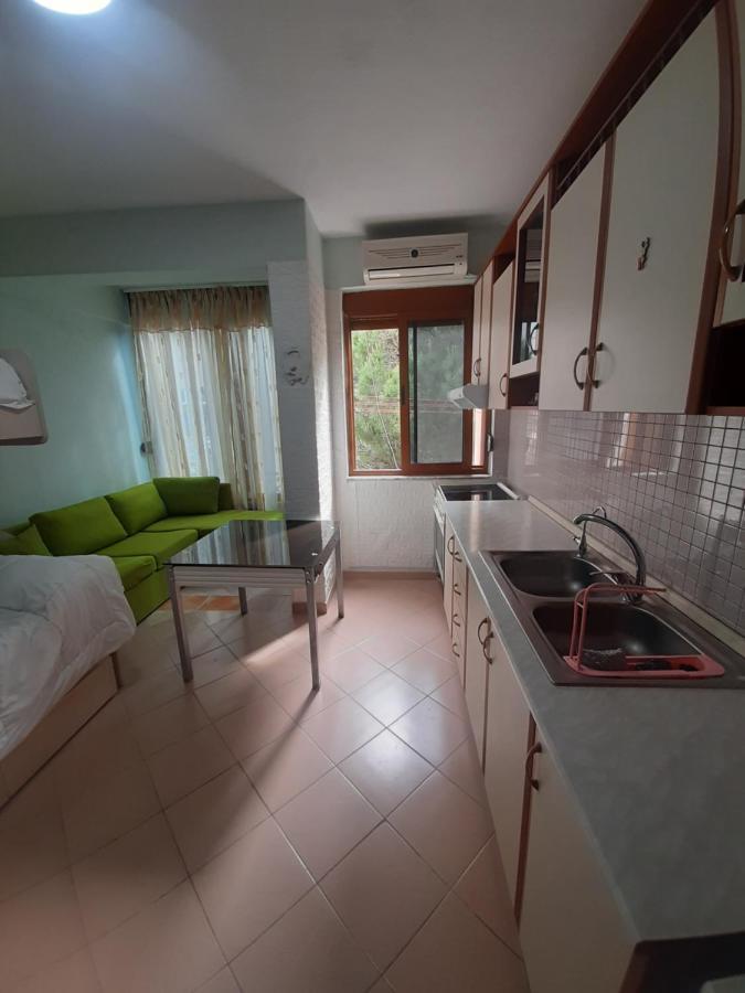 Ema'S Apartment Дуррес Екстер'єр фото